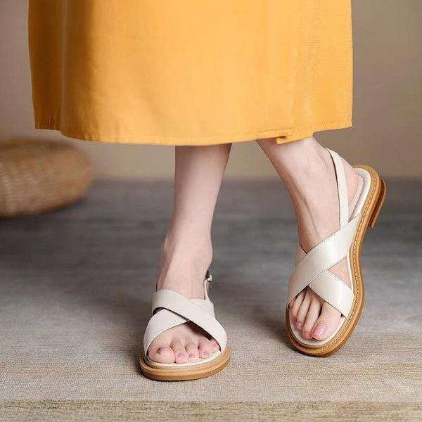 10+ Mẫu giày dép sandals Nữ đi học cực trendy, cá tính 2024