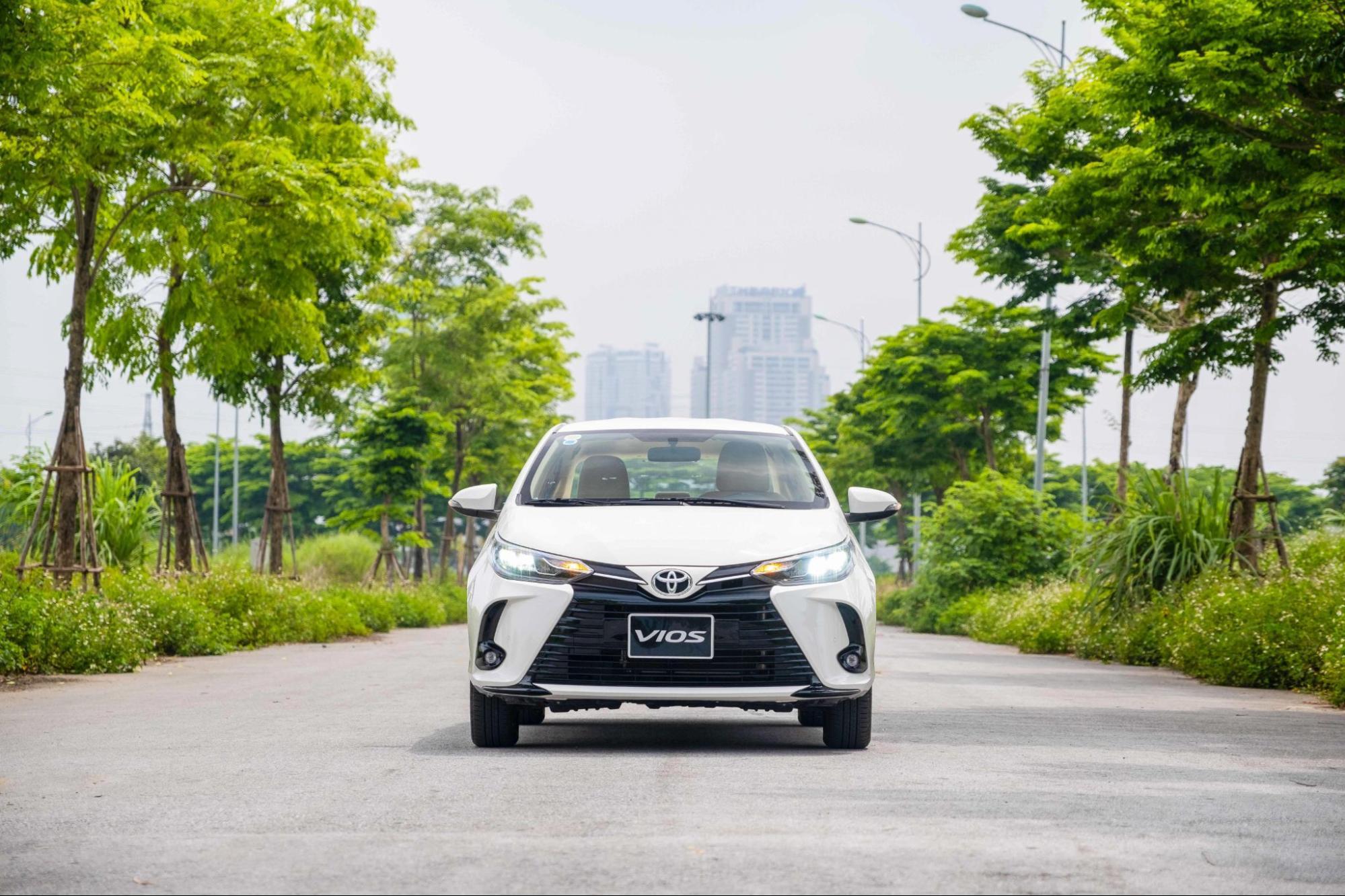 Nội thất Toyota Vios 2023: Hình ảnh, giá lăn bánh và ưu đãi mới nhất