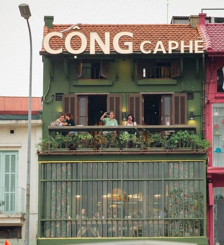 Cộng Cafe - quán cà phê view Hồ Gươm siêu đỉnh. (Ảnh sưu tầm)