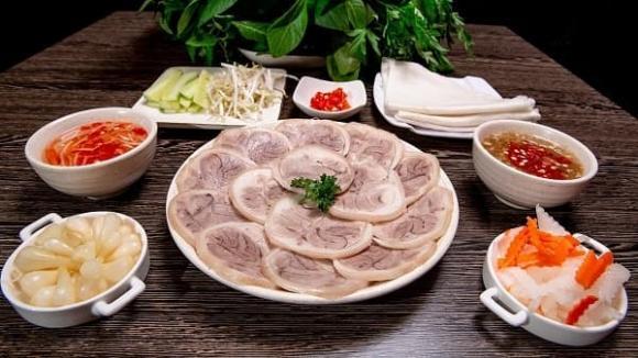 Khi luộc thịt chân giò cuộn, đừng chỉ luộc với nước, thêm 'một bước' thịt sẽ mềm ngọt và trắng hồng