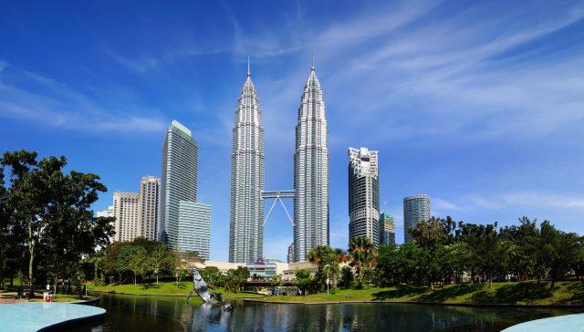 Khám phá tòa tháp đôi Malaysia cao chọc trời – Petronas Twin Towers