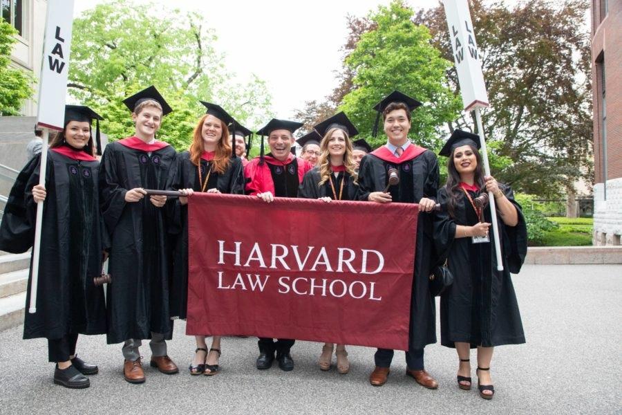 Vì sao Trường Luật Harvard tẩy chay bảng xếp hạng đại học nổi tiếng? - 1