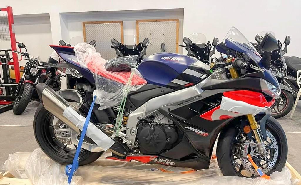 Aprilia RSV4 Factory 2022 về Việt Nam giá bao nhiêu?