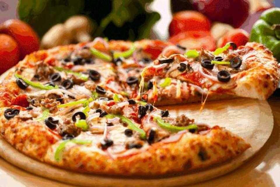 Pizza là gì? 7 điều thú vị từ chiếc bánh pizza nổi tiếng