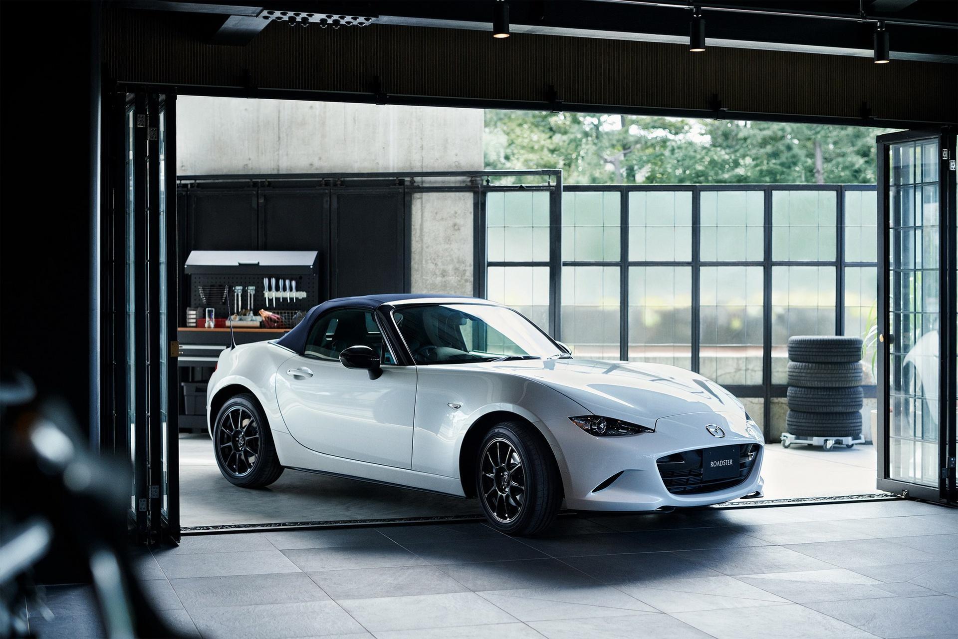 Mazda MX-5 Miata 2022 nâng cấp công nghệ mới