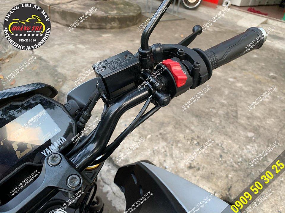 Cận cảnh công tắc ghi đông trên chiếc Yamaha MT-15